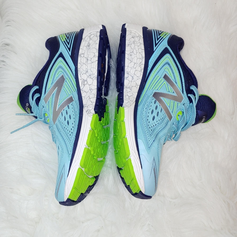 Nwob new balance sneakers